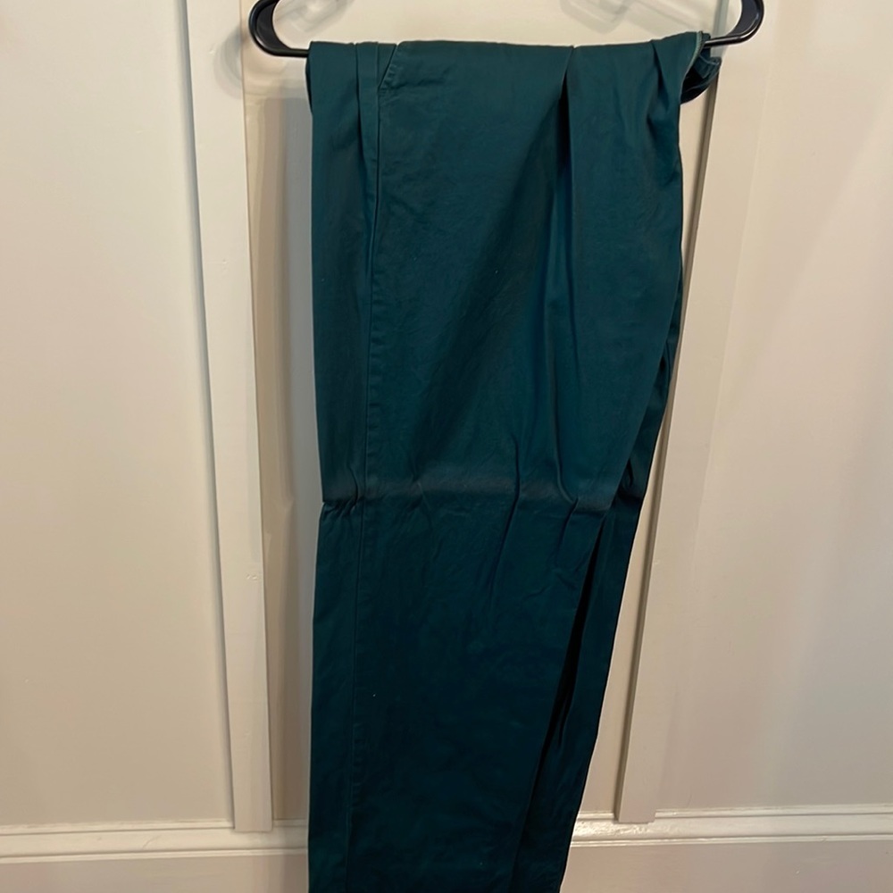 Vineyard vine chinos
